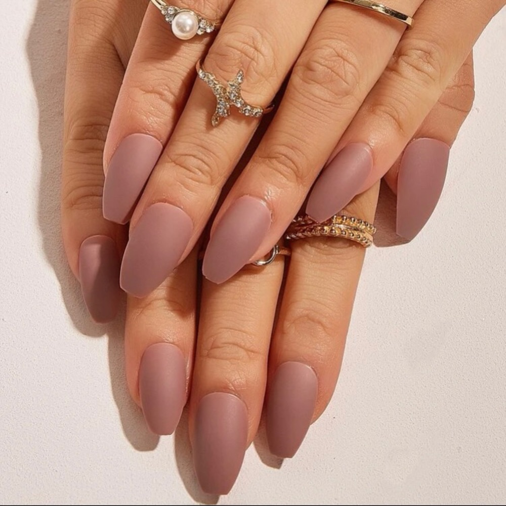 4/$20 Mauve press on nail set